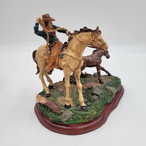 Russ Berrie Ceramic Figure on Base - Cowboy Trails Last Round-Up 14624 READ - Picture 8 of 16